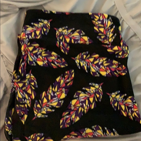 LuLaRoe Other - TC LuLaRoe Feather Leggings EUC
